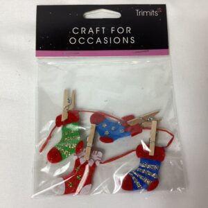 Pack 4 Craft Christmas Stockings on Line Embellishments (Carded)